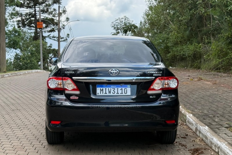 COROLLA 2.0 ALTIS PREMIUM 16V FLEX 4P AUTOMÁTICO - 2012 - GUAPORé