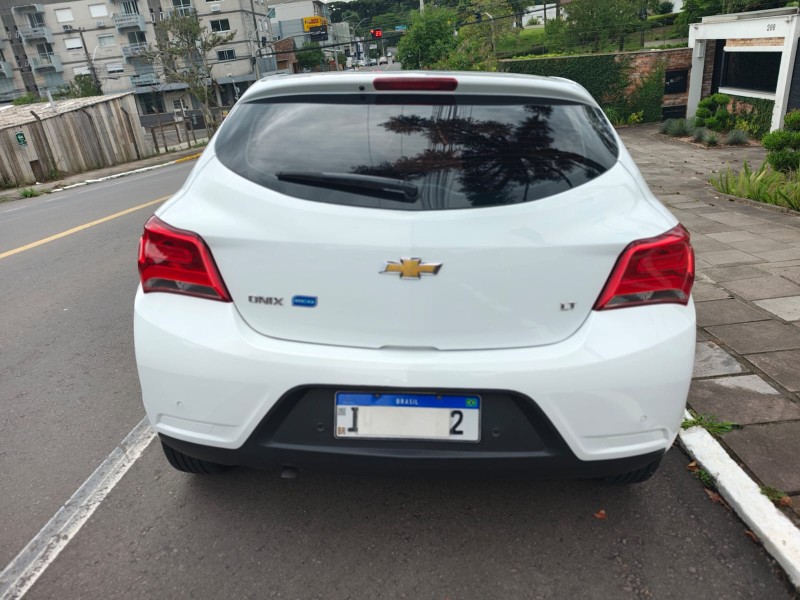 ONIX 1.4 MPFI LT 8V FLEX 4P AUTOMÁTICO - 2018 - FARROUPILHA