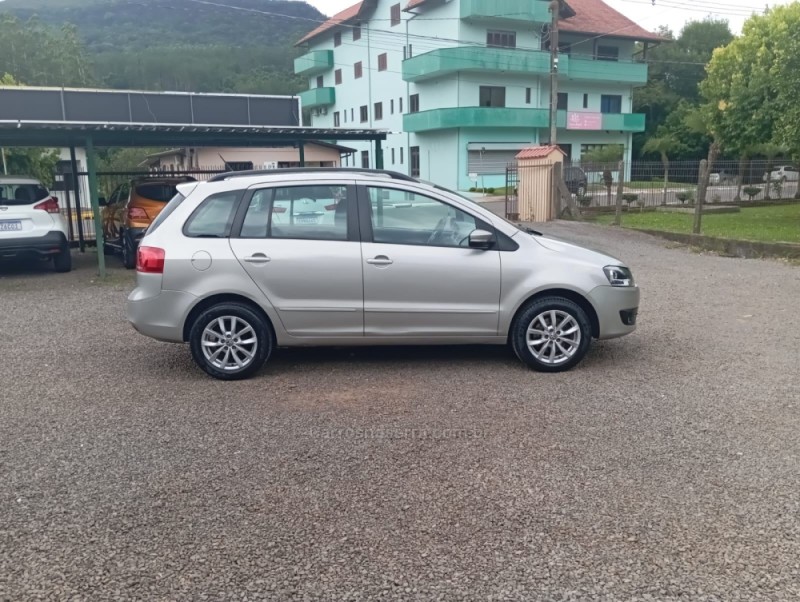 SPACEFOX 1.6 MSI TRENDLINE 8V FLEX 4P MANUAL - 2014 - PICADA CAFé