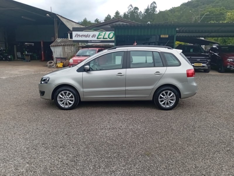 SPACEFOX 1.6 MSI TRENDLINE 8V FLEX 4P MANUAL - 2014 - PICADA CAFé