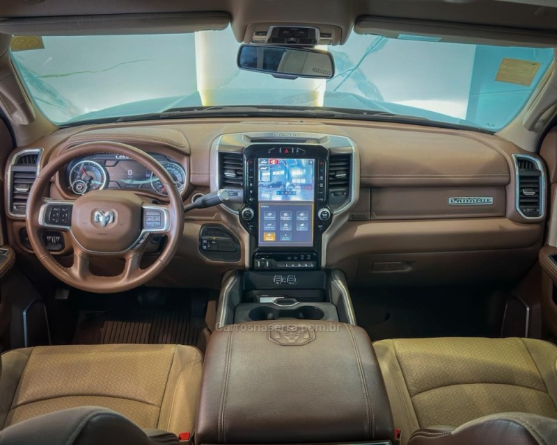 3500 LARAMIE 6.7 CD 4X4 TURBO DIESEL 4P AUTOMÁTICO - 2022 - GARIBALDI