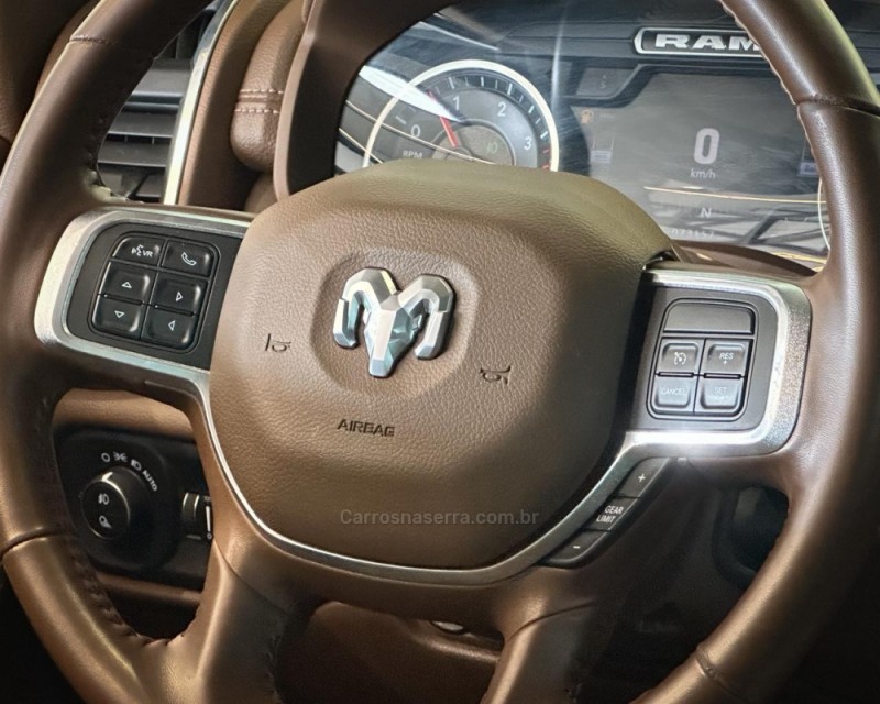 3500 LARAMIE 6.7 CD 4X4 TURBO DIESEL 4P AUTOMÁTICO - 2022 - GARIBALDI