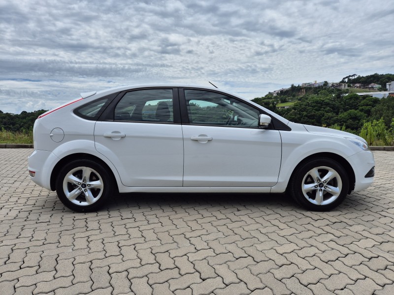 FOCUS 1.6 GLX 16V FLEX 4P MANUAL - 2013 - BENTO GONçALVES