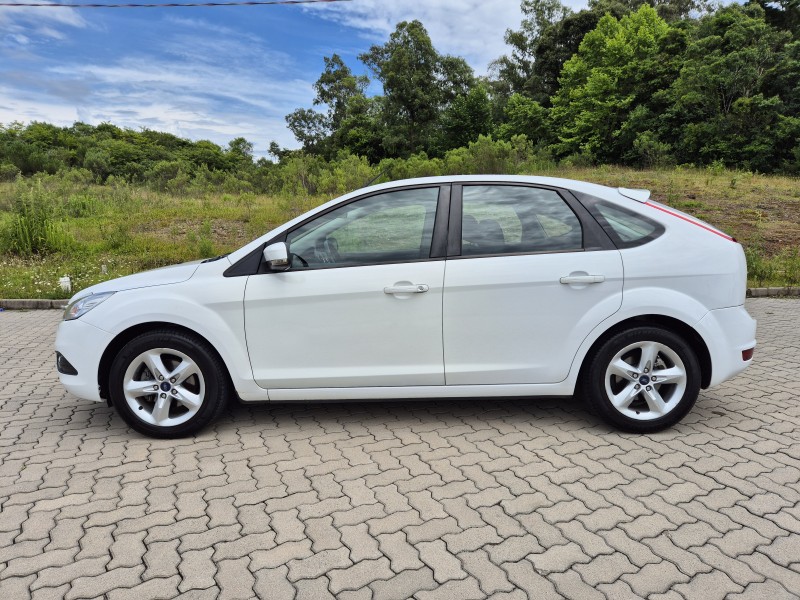 FOCUS 1.6 GLX 16V FLEX 4P MANUAL - 2013 - BENTO GONçALVES