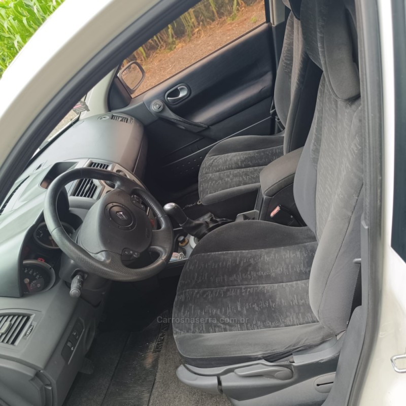 MÉGANE 2.0 DYNAMIQUE SEDAN 16V GASOLINA 4P MANUAL - 2008 - IVOTI