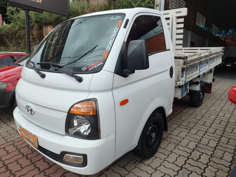 HR 2.5 LONGO SEM CAÇAMBA 4X2 16V 130CV TURBO INTERCOOLER DIESEL 2P MANUAL - 2017 - CAXIAS DO SUL