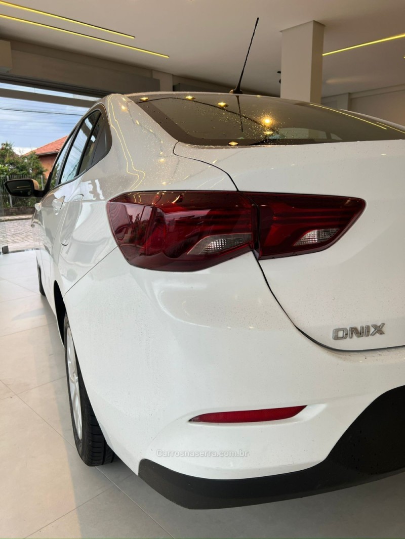 ONIX 1.0 LT 12V FLEX 4P MANUAL - 2023 - CAXIAS DO SUL