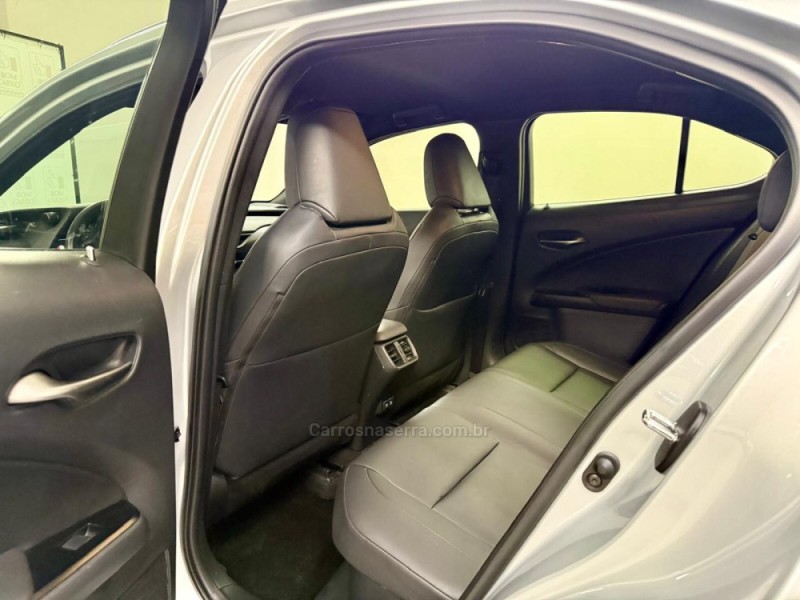 UX 250H 2.0 16V DYNAMIC HÍBRIDO 4P AUTOMÁTICO - 2019 - PORTO ALEGRE