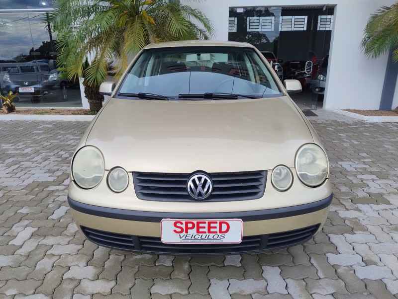 POLO SEDAN 1.6 8V GASOLINA 4P MANUAL - 2003 - SãO SEBASTIãO DO CAí