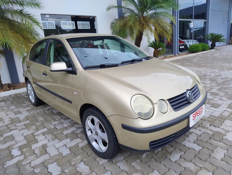 POLO SEDAN 1.6 8V GASOLINA 4P MANUAL - 2003 - SãO SEBASTIãO DO CAí