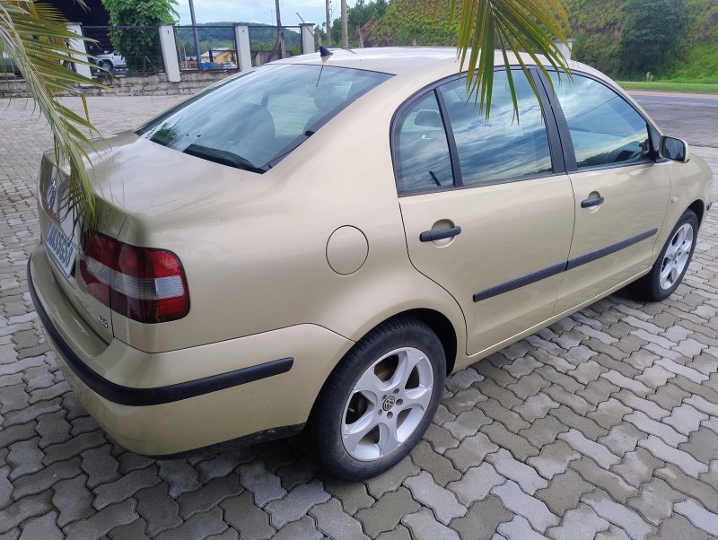 POLO SEDAN 1.6 8V GASOLINA 4P MANUAL - 2003 - SãO SEBASTIãO DO CAí