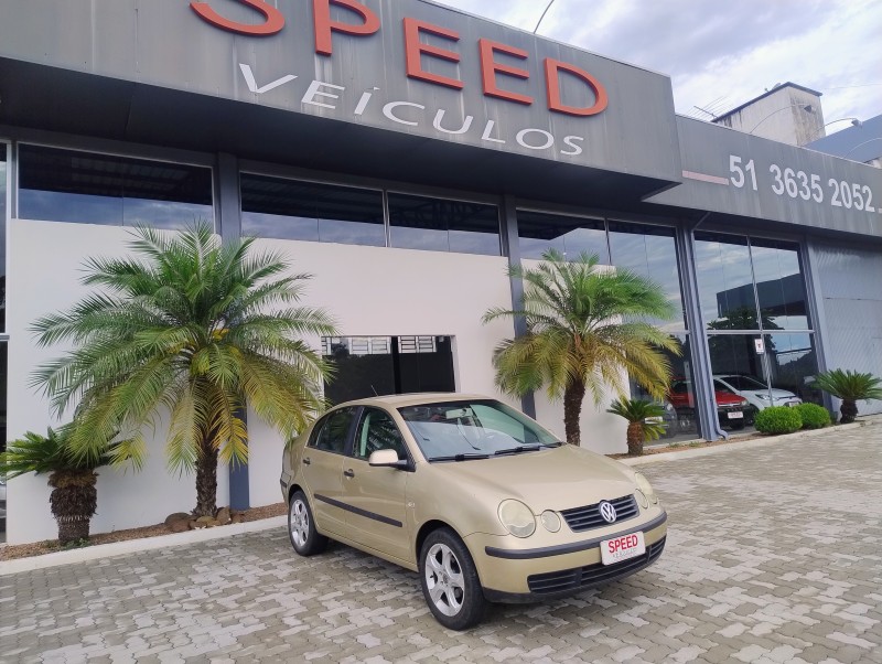 POLO SEDAN 1.6 8V GASOLINA 4P MANUAL - 2003 - SãO SEBASTIãO DO CAí