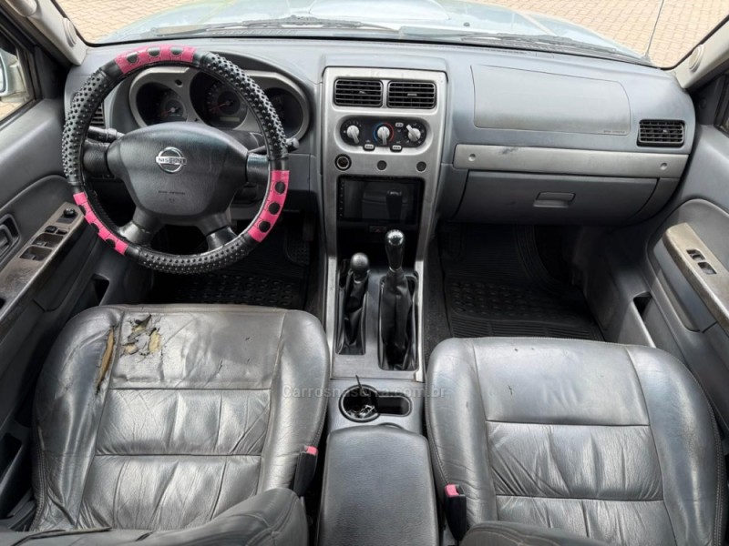 FRONTIER 2.8 SE 4X4 CD TURBO DIESEL 4P MANUAL - 2004 - IVOTI