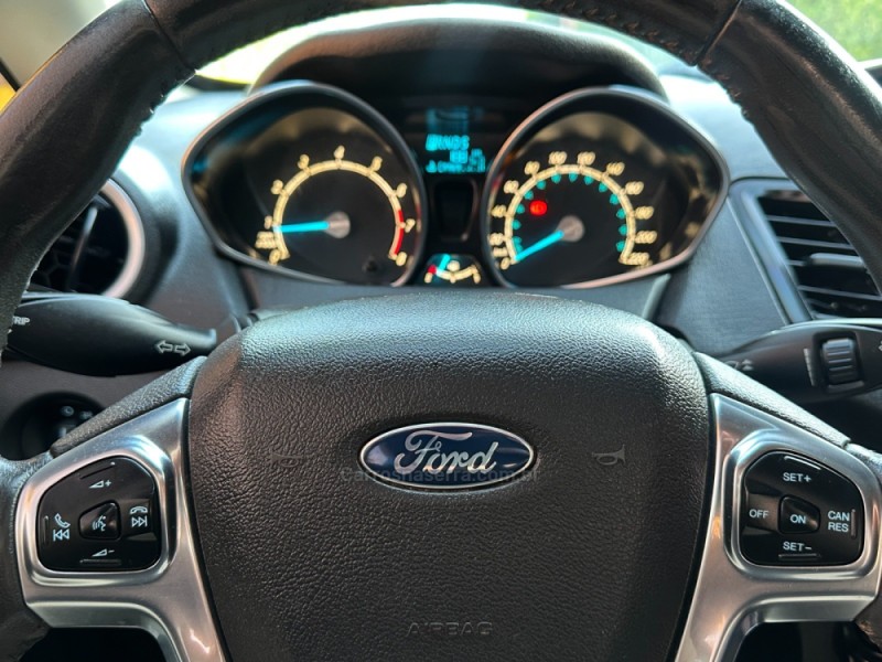 FIESTA 1.6 TITANIUM HATCH 16V FLEX 4P AUTOMÁTICO - 2015 - SãO LEOPOLDO