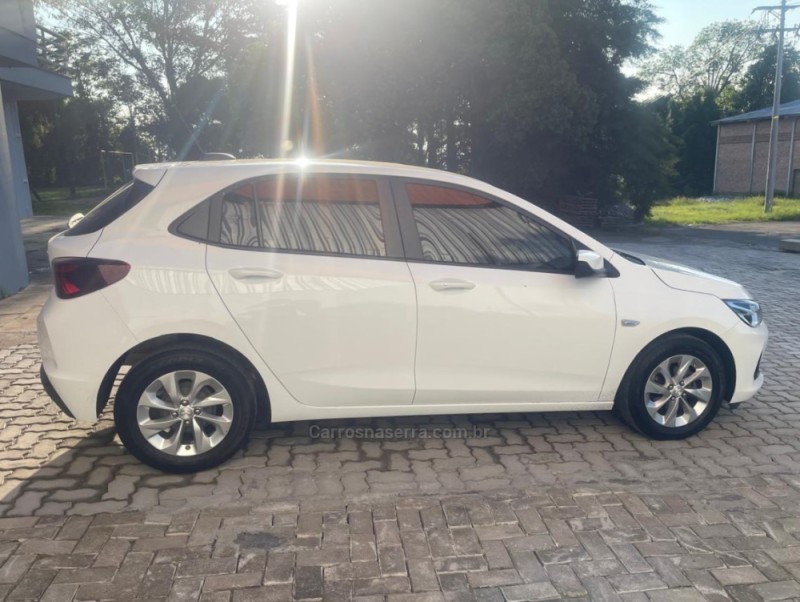 ONIX 1.0 LTZ 12V TURBO FLEX 4P AUTOMÁTICO - 2020 - NOVA BASSANO