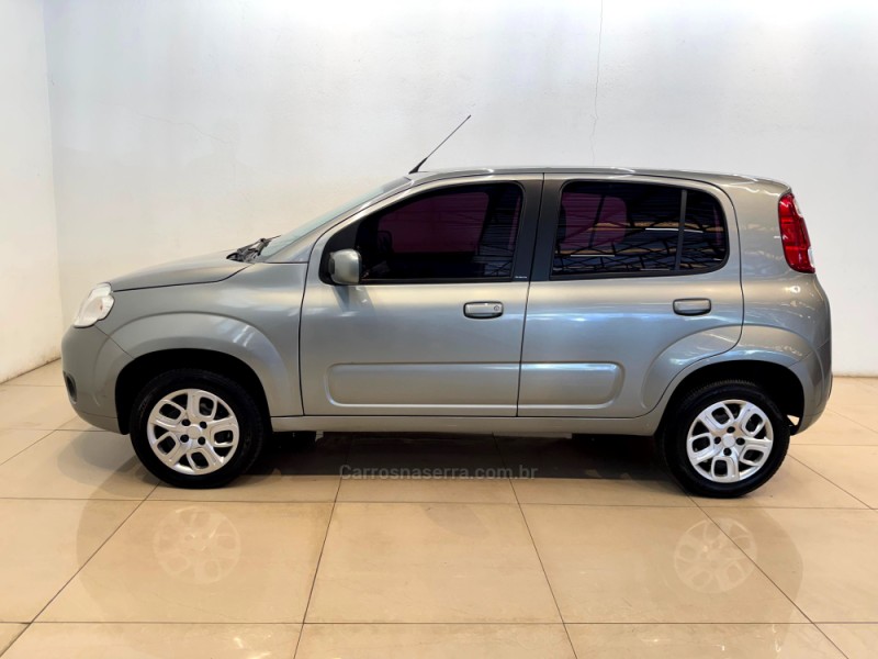 UNO 1.0 VIVACE 8V FLEX 4P MANUAL - 2014 - CASCA