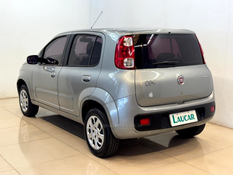 UNO 1.0 VIVACE 8V FLEX 4P MANUAL - 2014 - CASCA