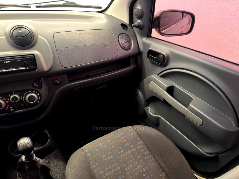 UNO 1.0 VIVACE 8V FLEX 4P MANUAL - 2014 - CASCA