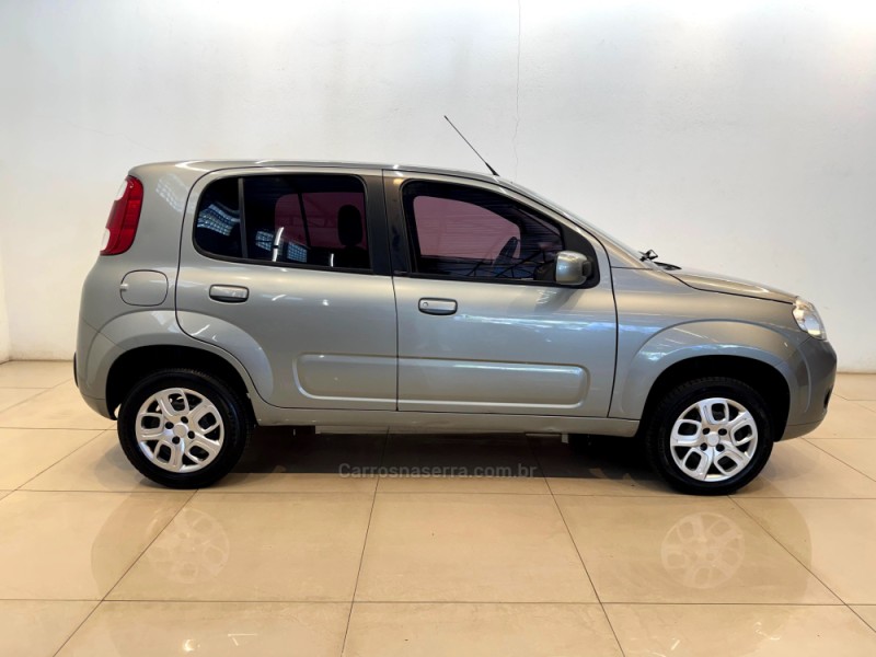 UNO 1.0 VIVACE 8V FLEX 4P MANUAL - 2014 - CASCA