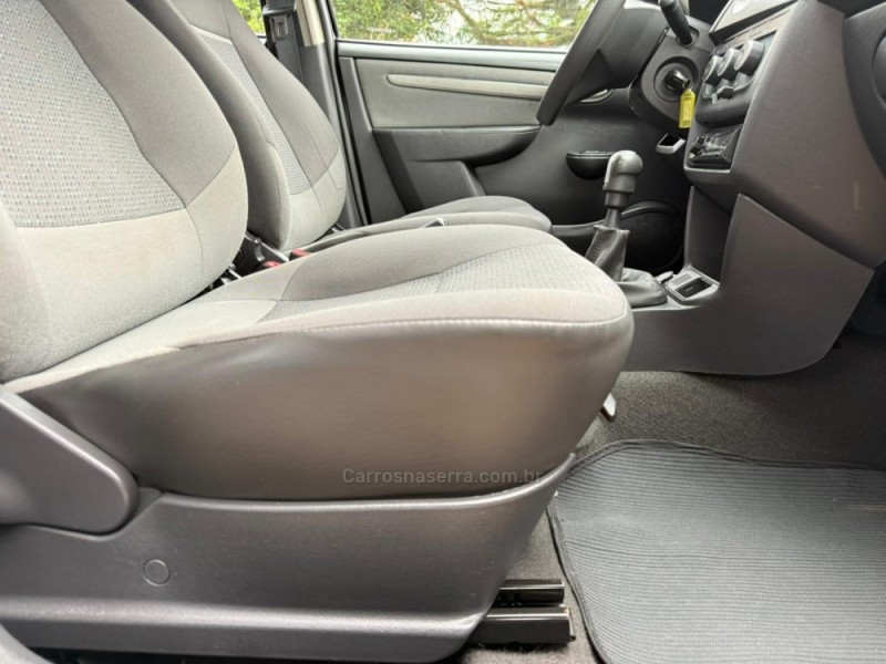 CELTA 1.0 MPFI LS 8V FLEX 4P MANUAL - 2014 - LAGOA VERMELHA