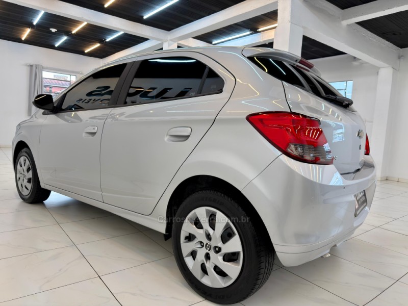 ONIX 1.4 MPFI LT 8V FLEX 4P MANUAL - 2016 - BOM RETIRO DO SUL