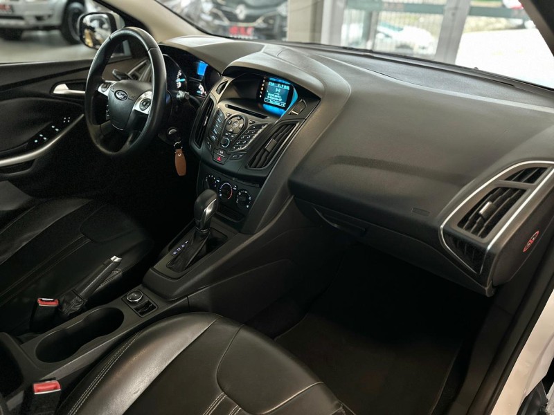 FOCUS 1.6 S HATCH 16V FLEX 4P AUTOMÁTICO - 2015 - CAXIAS DO SUL