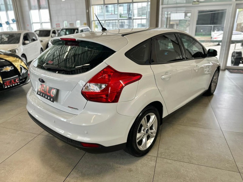 FOCUS 1.6 S HATCH 16V FLEX 4P AUTOMÁTICO - 2015 - CAXIAS DO SUL
