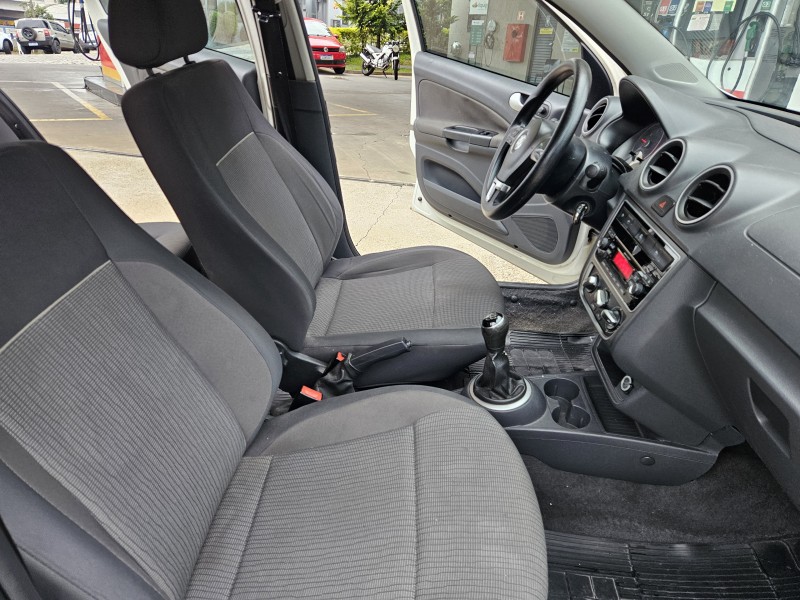 VOYAGE 1.0 MI CITY 8V FLEX 4P MANUAL - 2013 - CAXIAS DO SUL