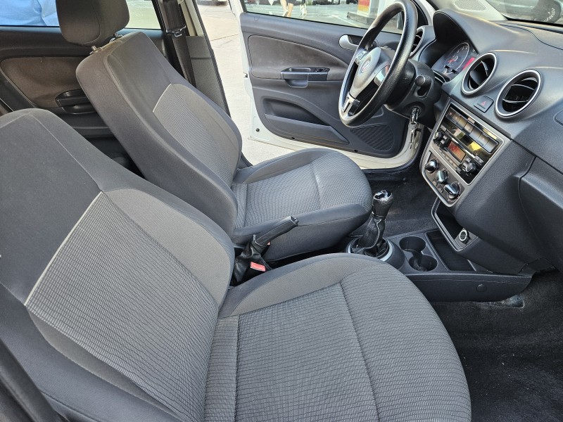 VOYAGE 1.0 MI CITY 8V FLEX 4P MANUAL - 2013 - CAXIAS DO SUL