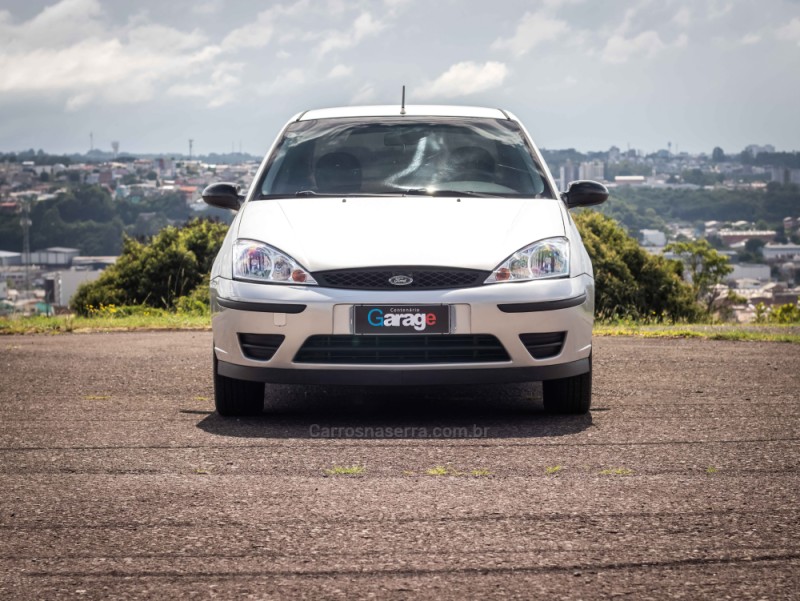 FOCUS 1.6 8V GASOLINA 4P MANUAL - 2008 - CAXIAS DO SUL