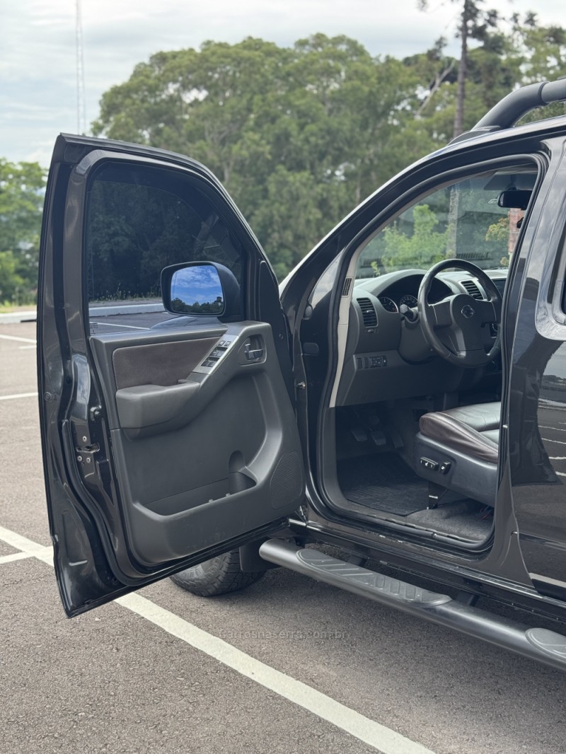 FRONTIER 2.5 SV ATTACK 4X4 CD TURBO ELETRONIC DIESEL 4P MANUAL - 2014 - CAXIAS DO SUL