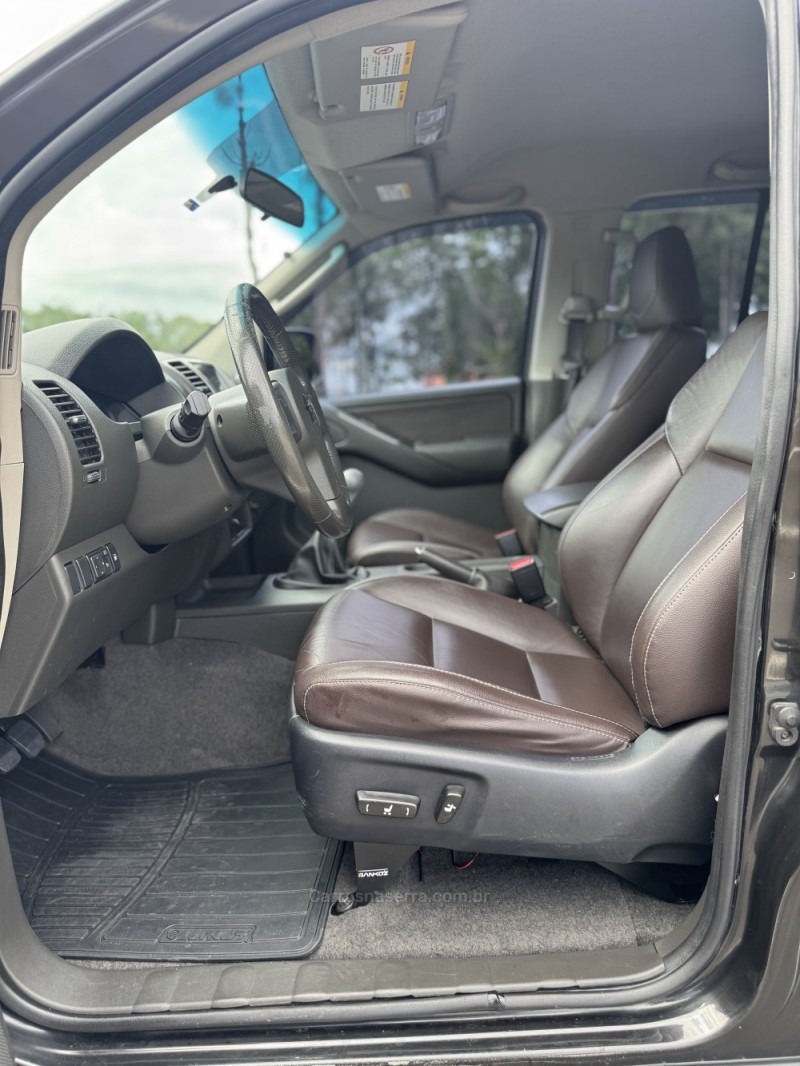 FRONTIER 2.5 SV ATTACK 4X4 CD TURBO ELETRONIC DIESEL 4P MANUAL - 2014 - CAXIAS DO SUL