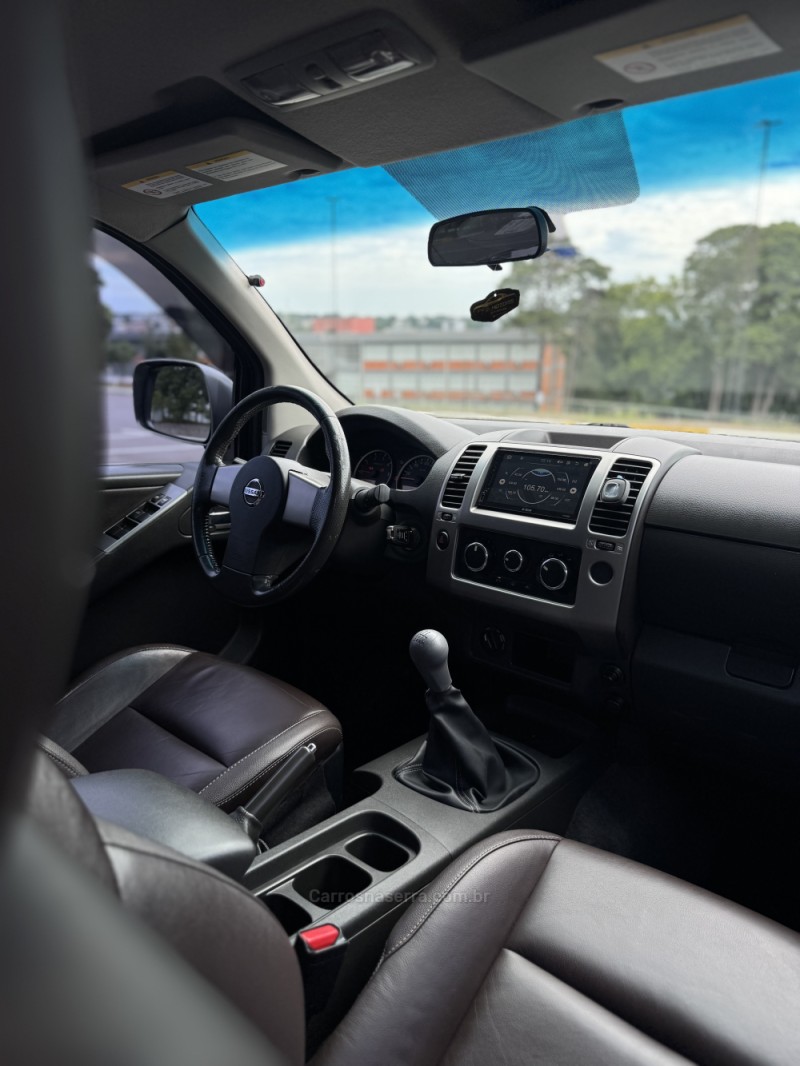 FRONTIER 2.5 SV ATTACK 4X4 CD TURBO ELETRONIC DIESEL 4P MANUAL - 2014 - CAXIAS DO SUL