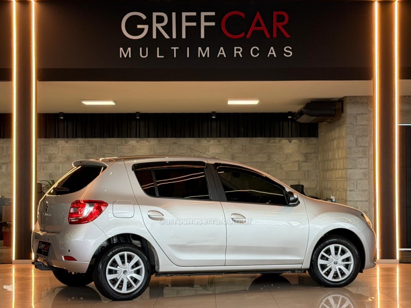 SANDERO 1.6 EXPRESSION 8V FLEX 4P MANUAL - 2016 - DOIS IRMãOS