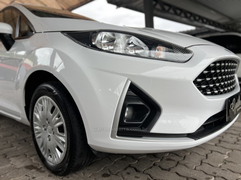 FIESTA 1.6 SE HATCH 16V FLEX 4P MANUAL - 2018 - BOM PRINCíPIO