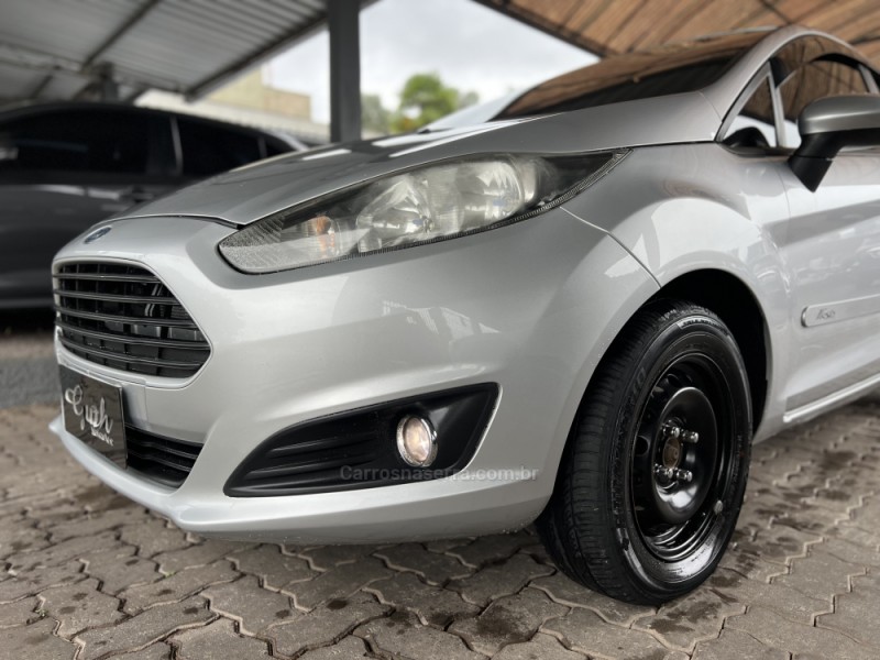 FIESTA 1.5 S HATCH 16V FLEX 4P MANUAL - 2014 - BOM PRINCíPIO