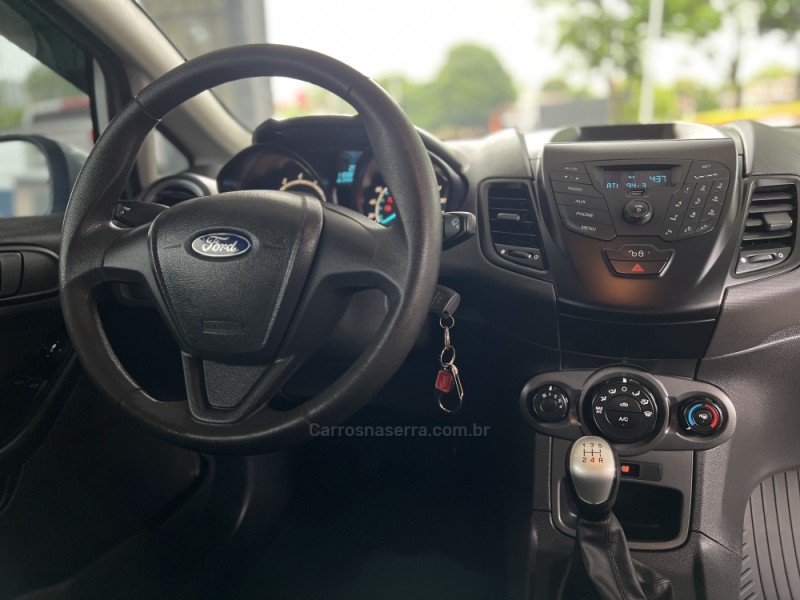 FIESTA 1.5 S HATCH 16V FLEX 4P MANUAL - 2014 - BOM PRINCíPIO