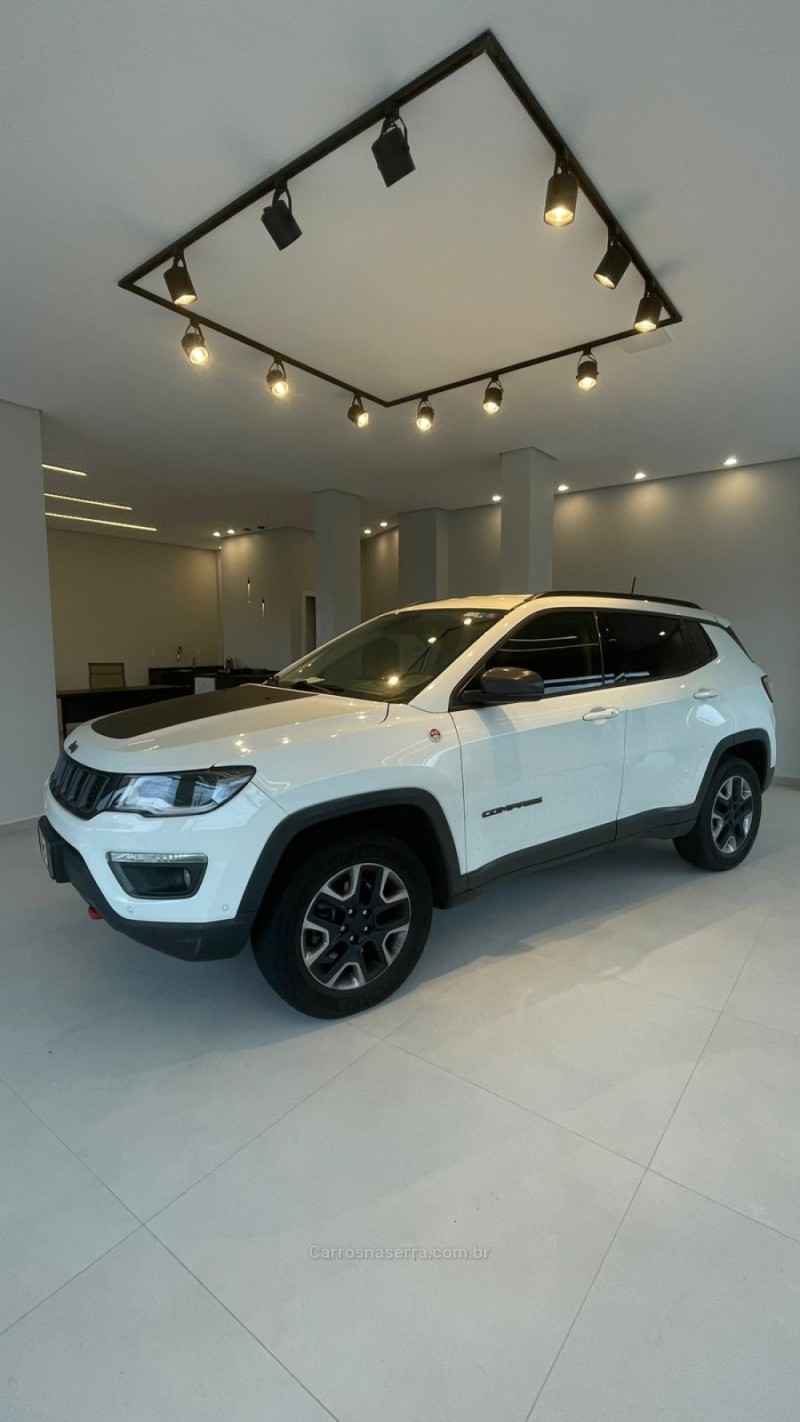 COMPASS 2.0 TRAILHAWK TD350 TURBO DIESEL 4X4 4P AUTOMÁTICO - 2017 - CAXIAS DO SUL