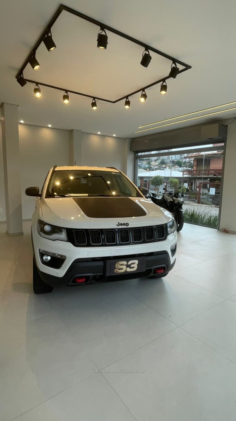 COMPASS 2.0 TRAILHAWK TD350 TURBO DIESEL 4X4 4P AUTOMÁTICO - 2017 - CAXIAS DO SUL