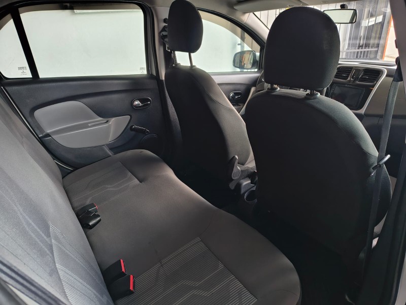 LOGAN 1.0 EXPRESSION 16V FLEX 4P MANUAL - 2015 - CAXIAS DO SUL