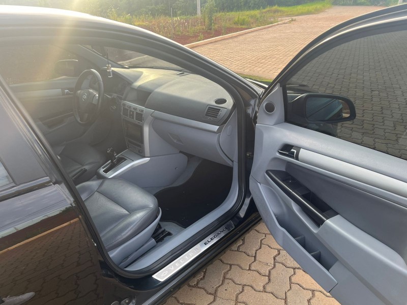 VECTRA 2.0 MPFI ELEGANCE 8V FLEX 4P AUTOMÁTICO - 2006 - ESTRELA