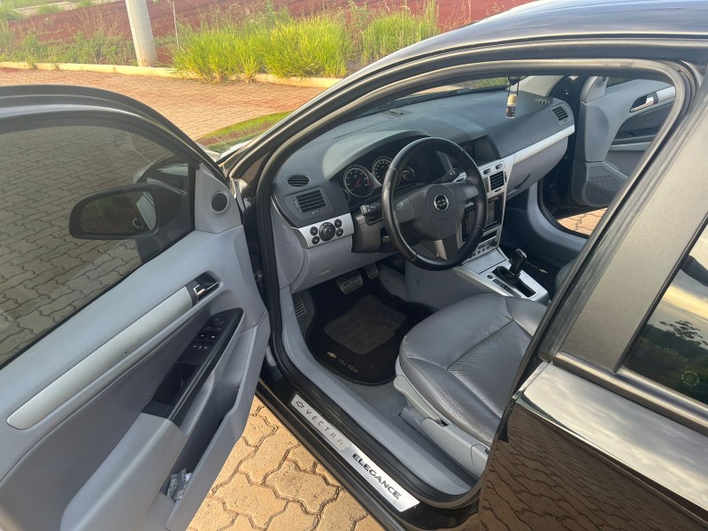 VECTRA 2.0 MPFI ELEGANCE 8V FLEX 4P AUTOMÁTICO - 2006 - ESTRELA