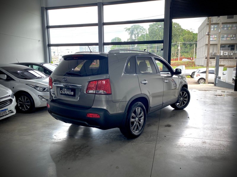 SORENTO 2.4 EX 4X2 16V GASOLINA 4P AUTOMÁTICO - 2012 - LAJEADO