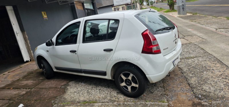 SANDERO 1.0 AUTHENTIQUE 12V FLEX 4P MANUAL - 2013 - IVOTI