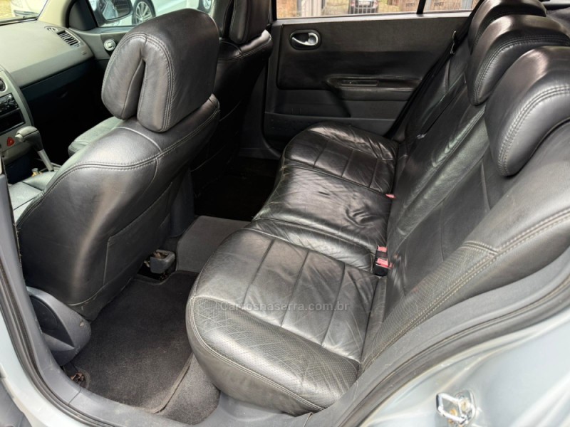 MÉGANE 2.0 DYNAMIQUE GRAND TOUR 16V GASOLINA 4P AUTOMÁTICO - 2008 - FARROUPILHA