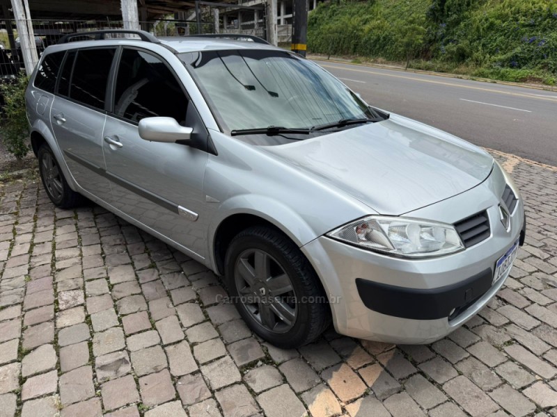 MÉGANE 2.0 DYNAMIQUE GRAND TOUR 16V GASOLINA 4P AUTOMÁTICO - 2008 - FARROUPILHA