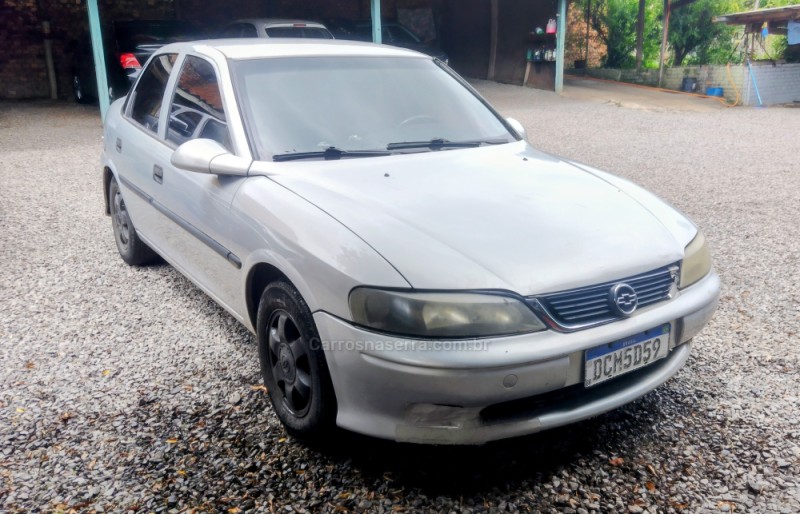 VECTRA 2.0 MPFI GL 8V GASOLINA 4P MANUAL - 2001 - CAXIAS DO SUL