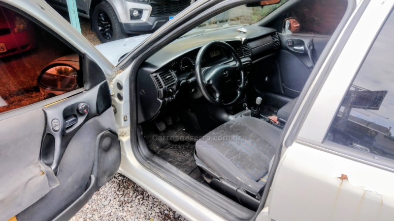 VECTRA 2.0 MPFI GL 8V GASOLINA 4P MANUAL - 2001 - CAXIAS DO SUL