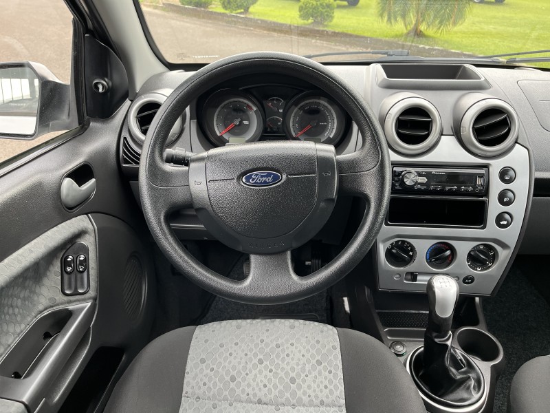 FIESTA 1.0 SE 8V FLEX 4P MANUAL - 2014 - BOM PRINCíPIO