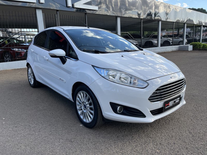 FIESTA 1.6 TITANIUM HATCH 16V FLEX 4P AUTOMÁTICO - 2017 - BOM PRINCíPIO